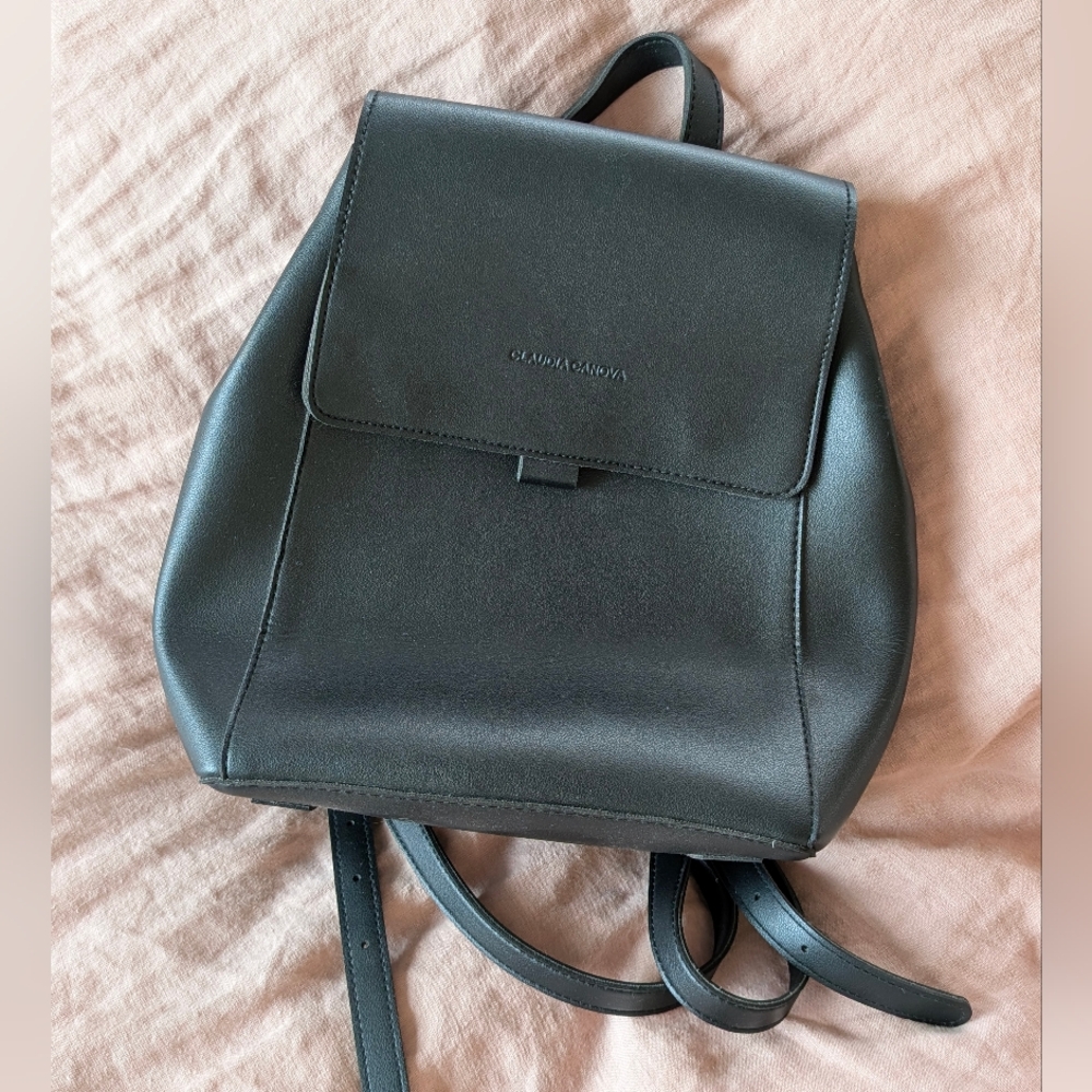 Black Women's Leather Backpack - Unbranded Modern Daypack